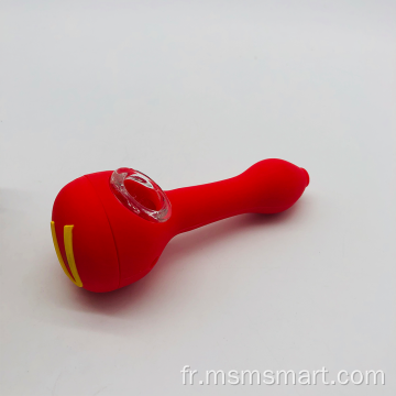 fumer une pipe à eau en silicone